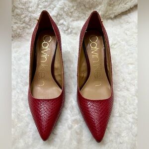 NEW Calvin Klein Burgundy Textured Heels